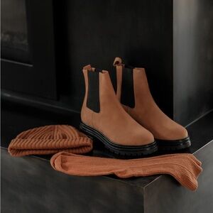 NWOB Jenni Kayne Brooklyn Lug Boot in Walnut -Size 38